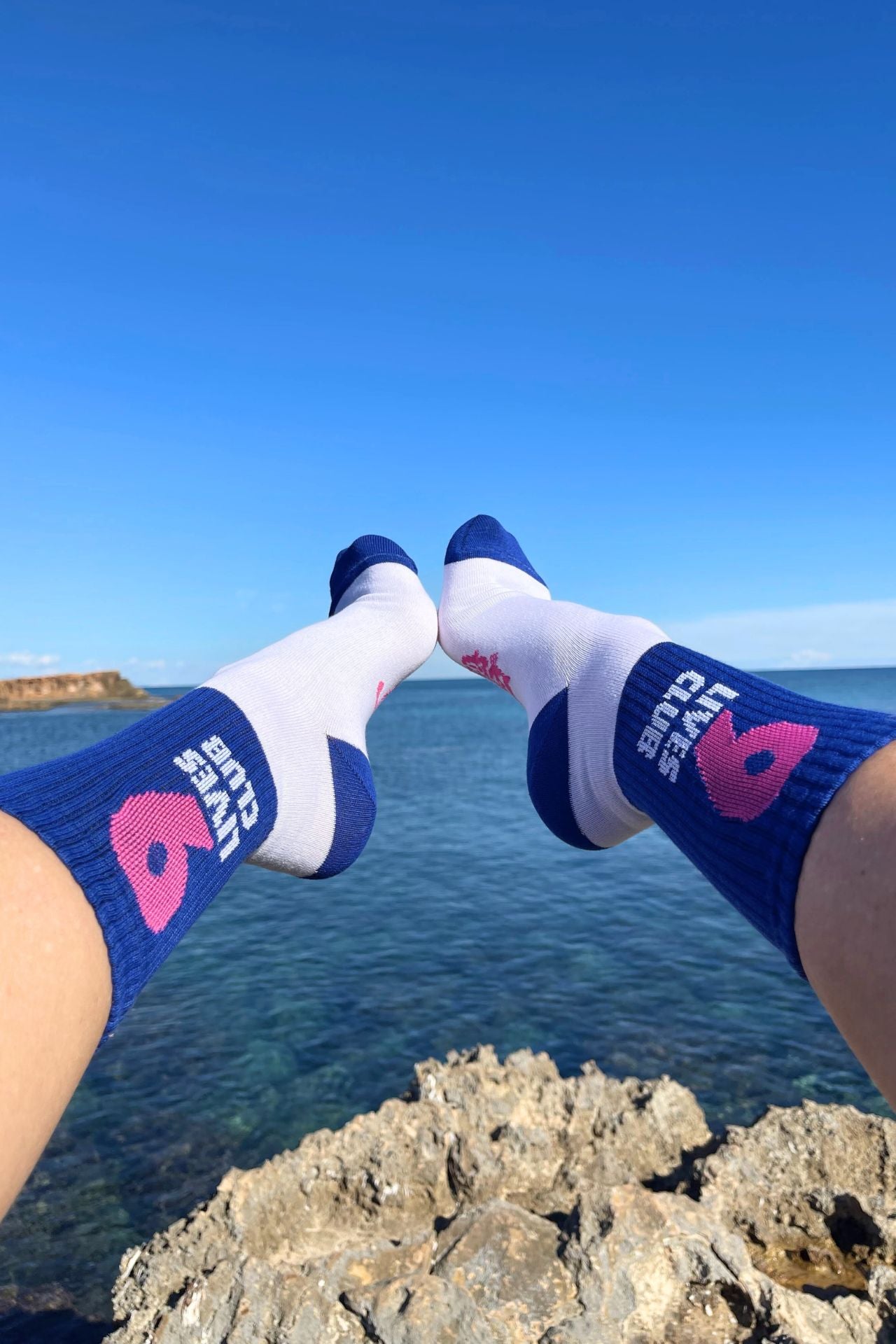 FIZZKINI 9 Lives Club Crew Socks – Blue & White