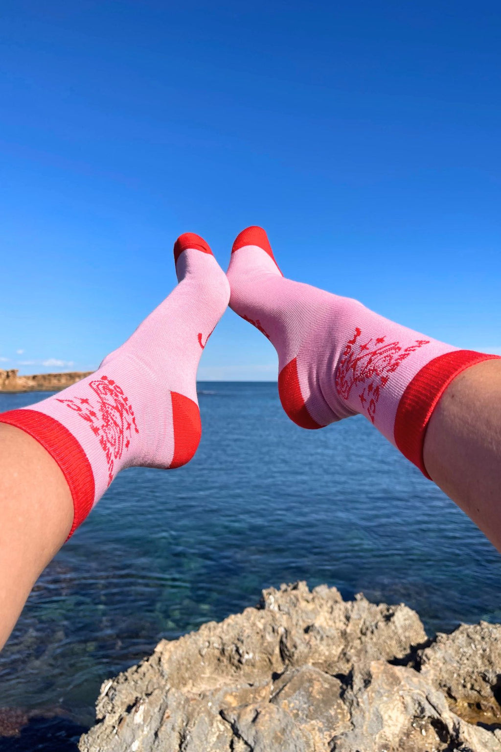 FIZZKINI Purrfect Match Crew Socks – Pink & Red
