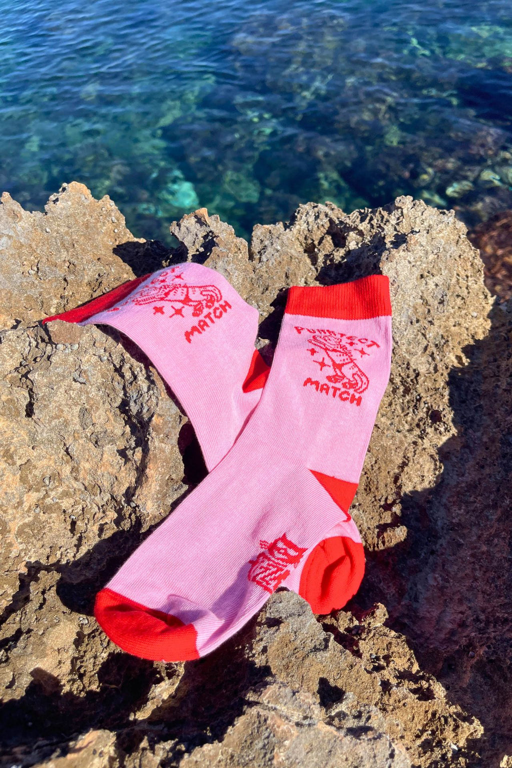 FIZZKINI Purrfect Match Crew Socks – Pink & Red