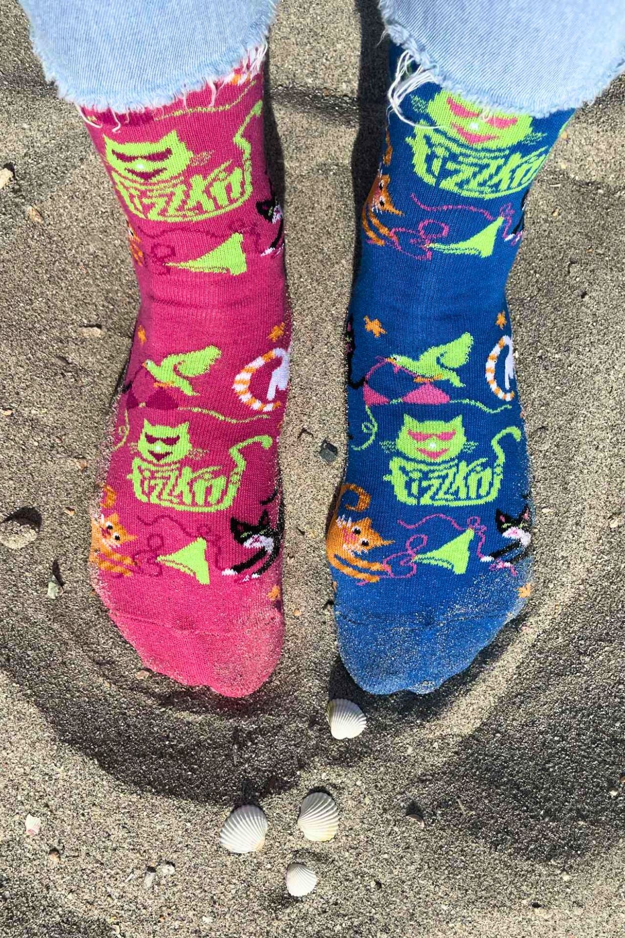FIZZKINI Split Cat Crew Socks – Blue & Pink