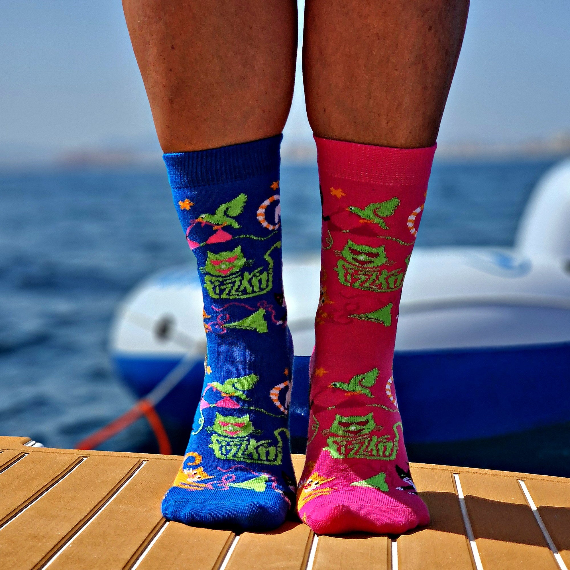 FIZZKINI Split Cat Crew Socks – Blue & Pink